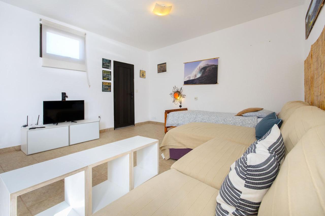 Famara Beach Apt المظهر الخارجي الصورة